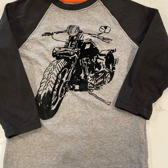Boys bundle of 3 long sleeve t shirts - Picture 4 of 7
